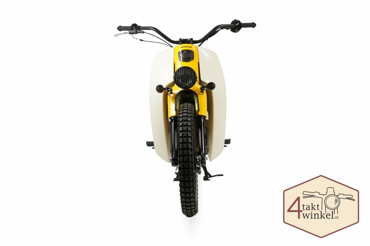 Honda C50, Custom, Gelb, mit niederl&auml;ndischem Kennzeichen