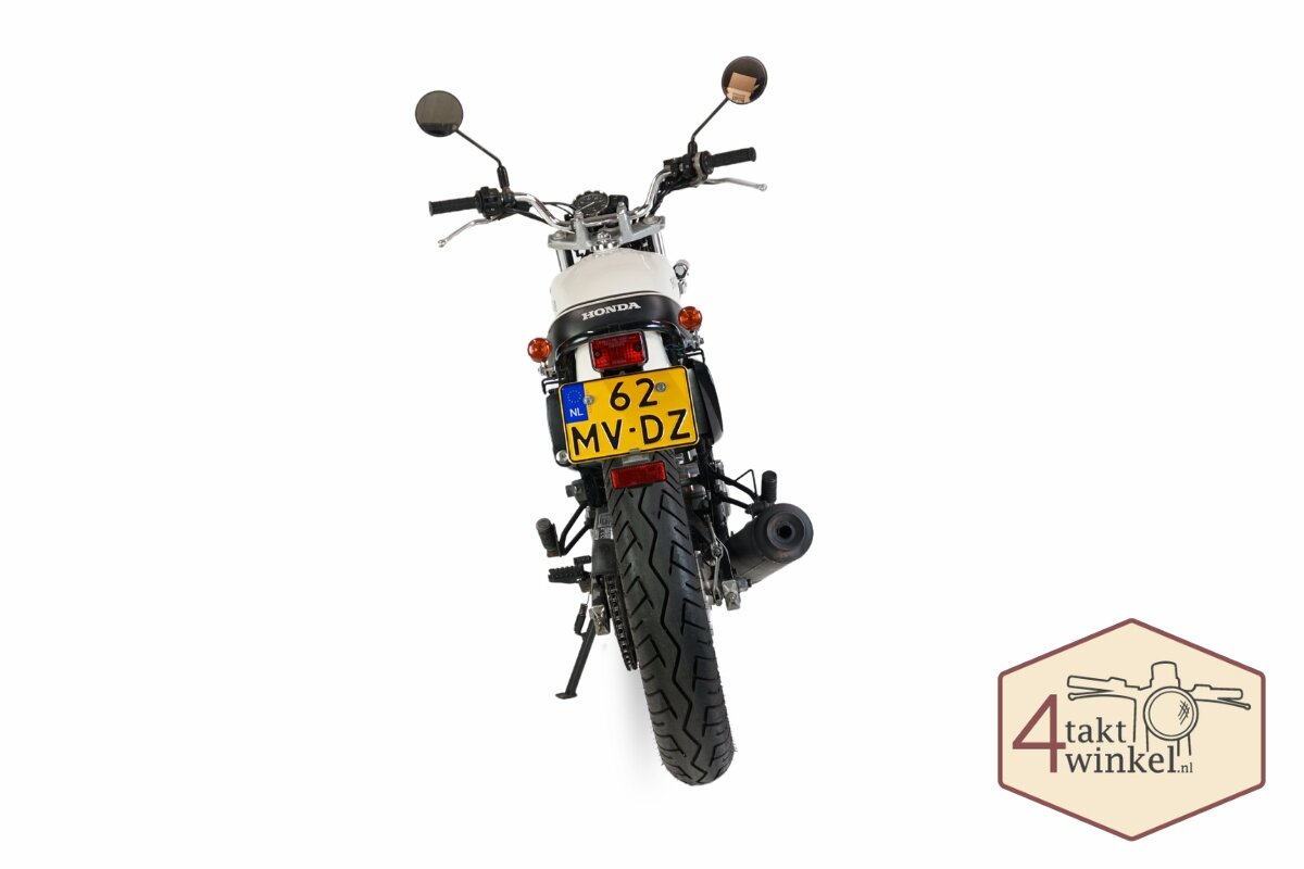 Honda CB223s, Japans, Weiss, 5725km, 2010, mit niederl&auml;ndischem Kennzeichen