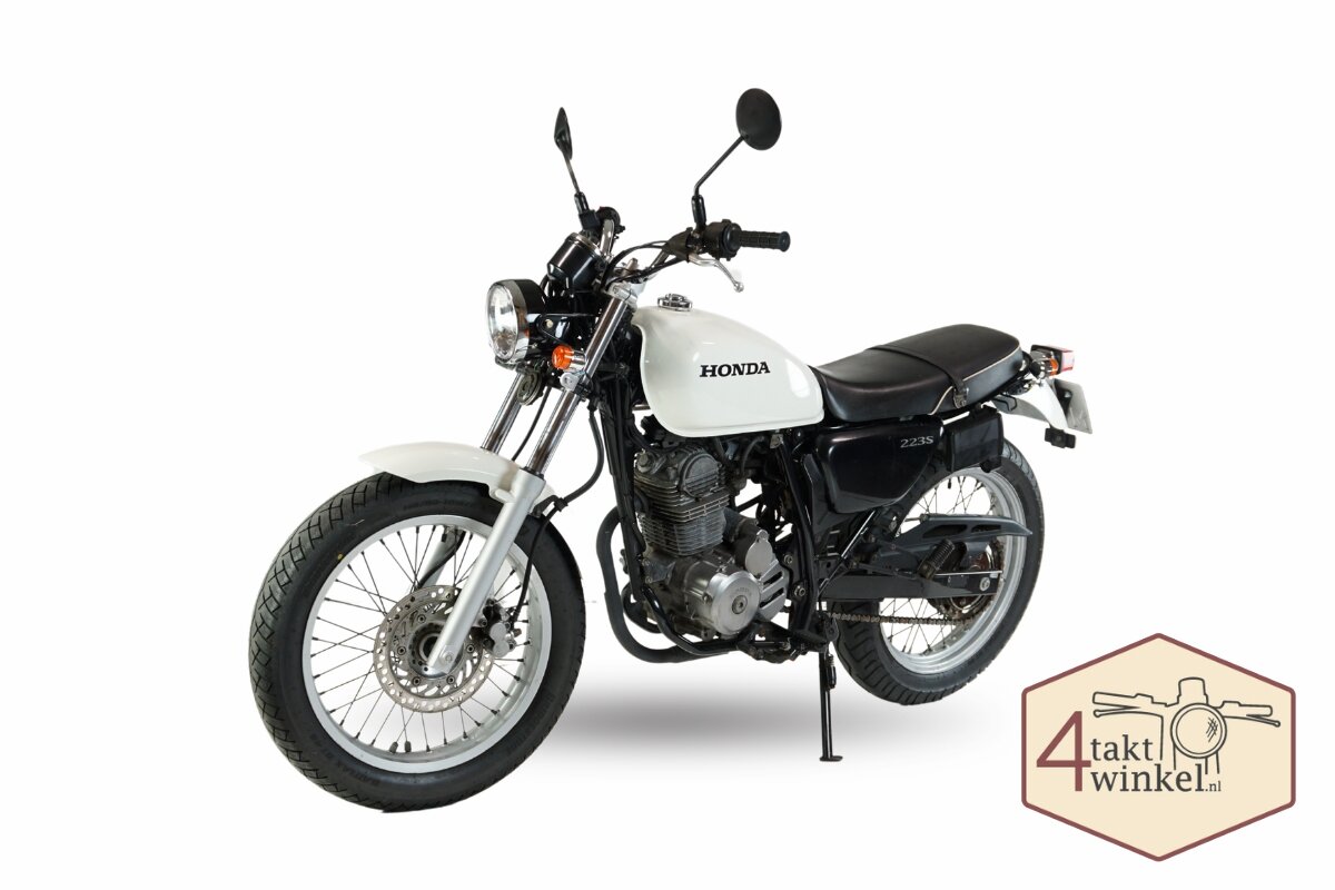 Honda CB223s, Japans, Weiss, 5725km, 2010, mit niederl&auml;ndischem Kennzeichen