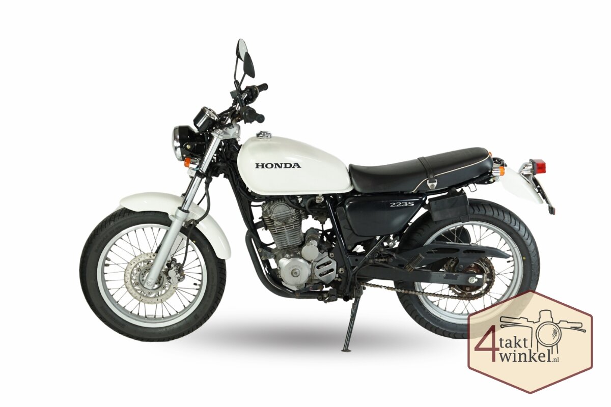 Honda CB223s, Japans, Weiss, 5725km, 2010, mit niederl&auml;ndischem Kennzeichen