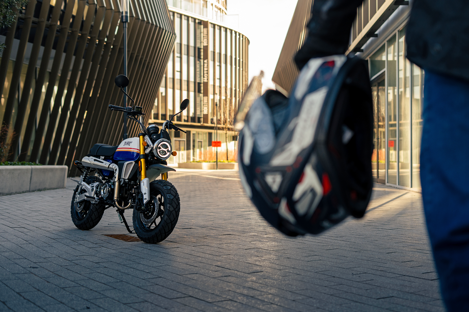 Bluroc X-Bongo EFI, 50cc, Euro 5, Bleu strike racing