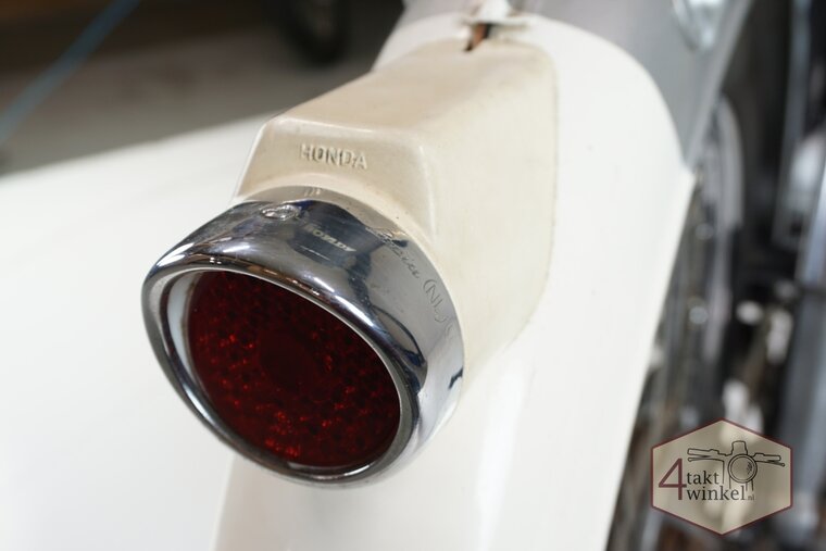 Honda C320s, schwarz