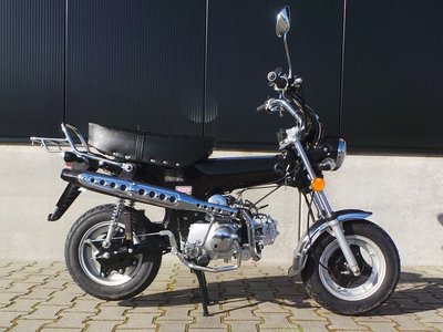 VERKAUFT Zhenhua DX 50 (Dax type), ZWART, 50cc bromfiets