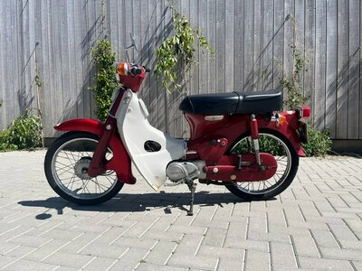 Honda C70 OT, rot, 21348 mijl