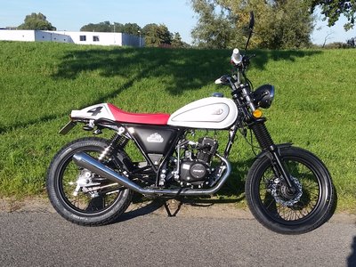 Verkocht! Mash Dirt track, 50cc, Euro 4, wit (niet standaard)