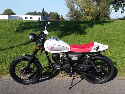 Verkocht! Mash Dirt track, 50cc, Euro 4, wit (niet standaard)